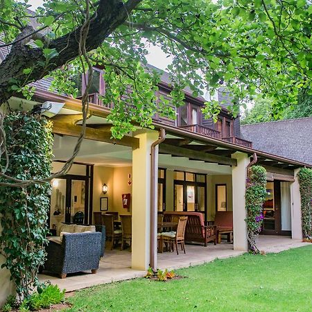 No66 Sandton Lodge ヨハネスブルグ エクステリア 写真