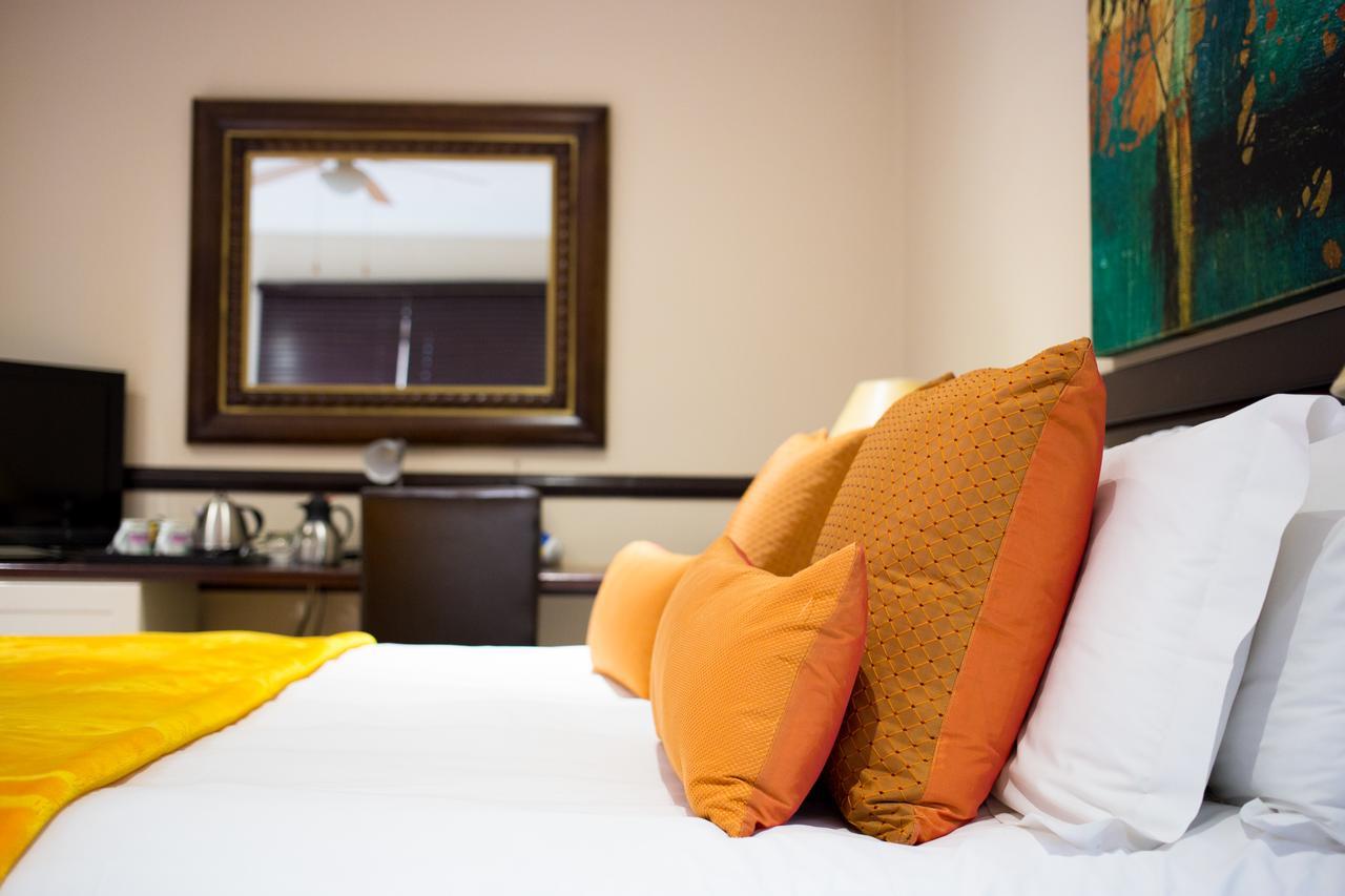 No66 Sandton Lodge ヨハネスブルグ エクステリア 写真