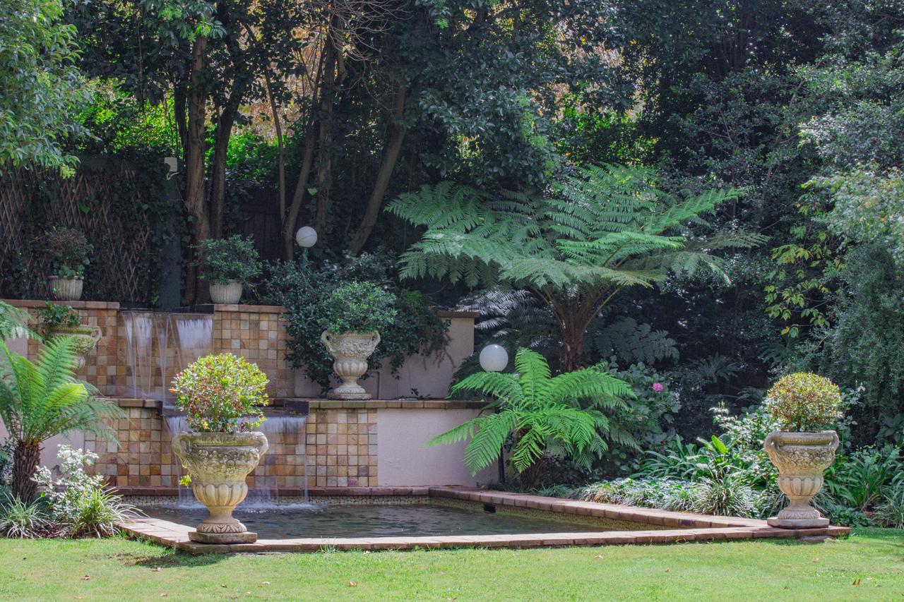 No66 Sandton Lodge ヨハネスブルグ エクステリア 写真