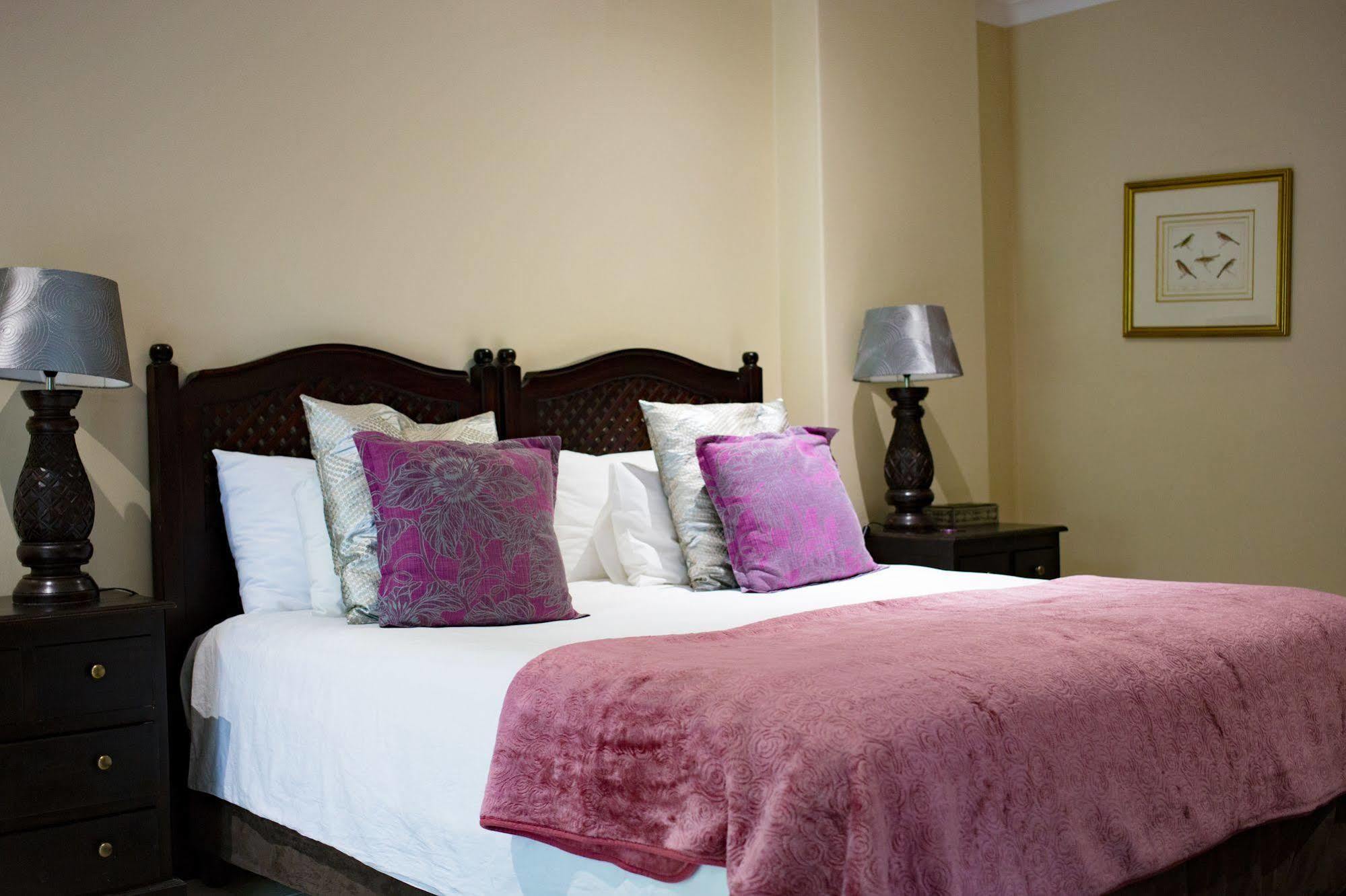 No66 Sandton Lodge ヨハネスブルグ エクステリア 写真