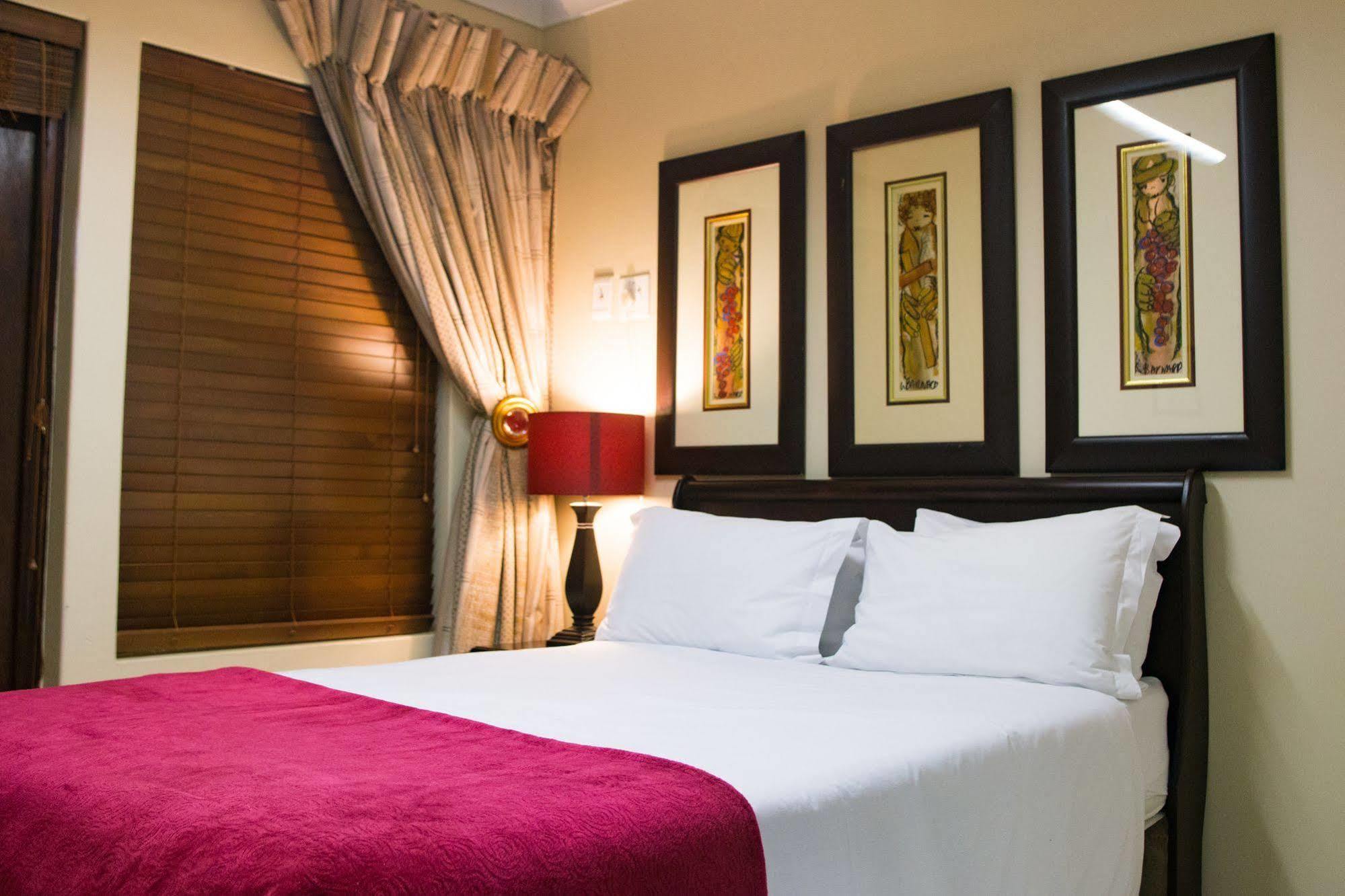 No66 Sandton Lodge ヨハネスブルグ エクステリア 写真
