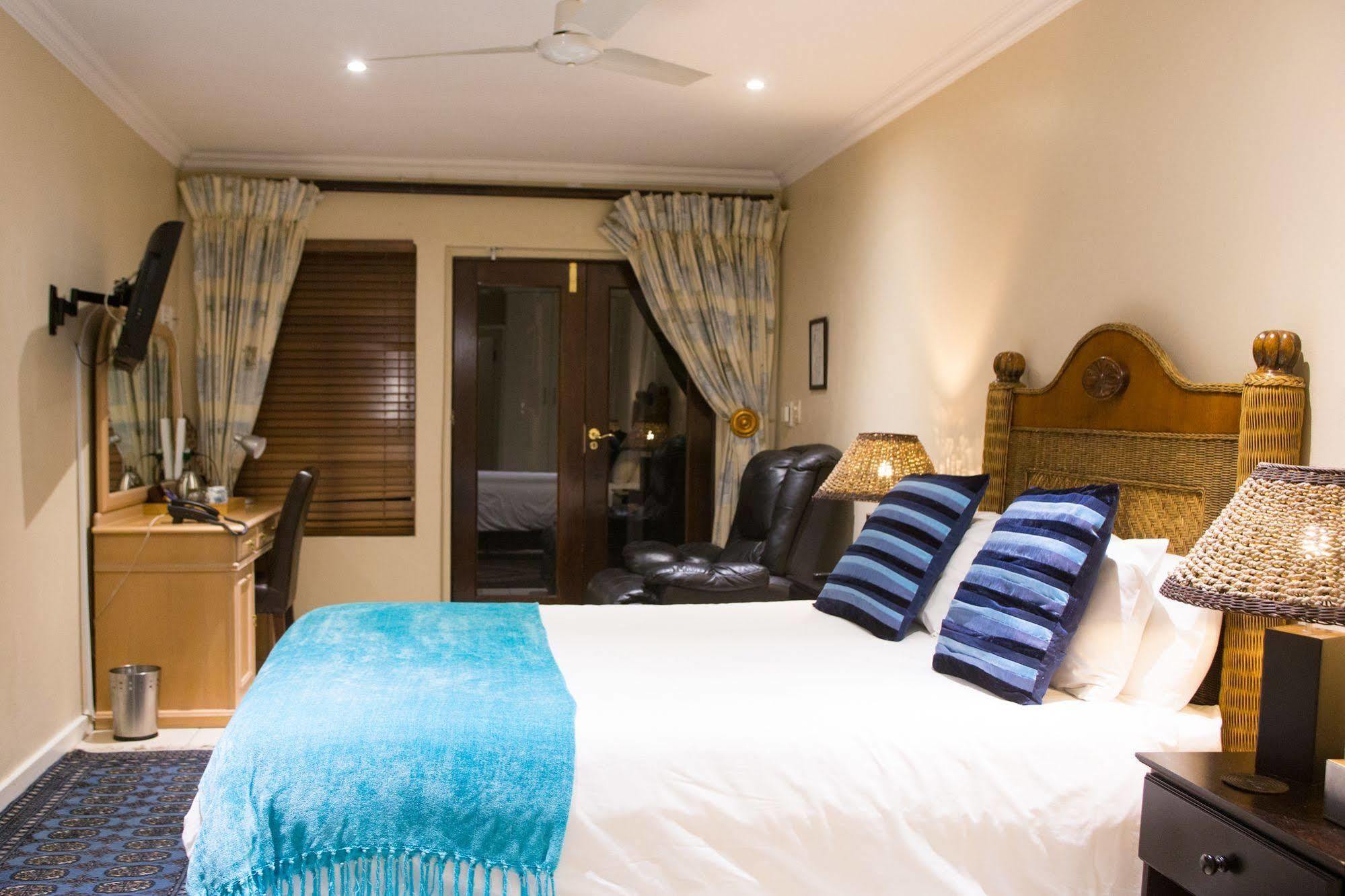No66 Sandton Lodge ヨハネスブルグ エクステリア 写真