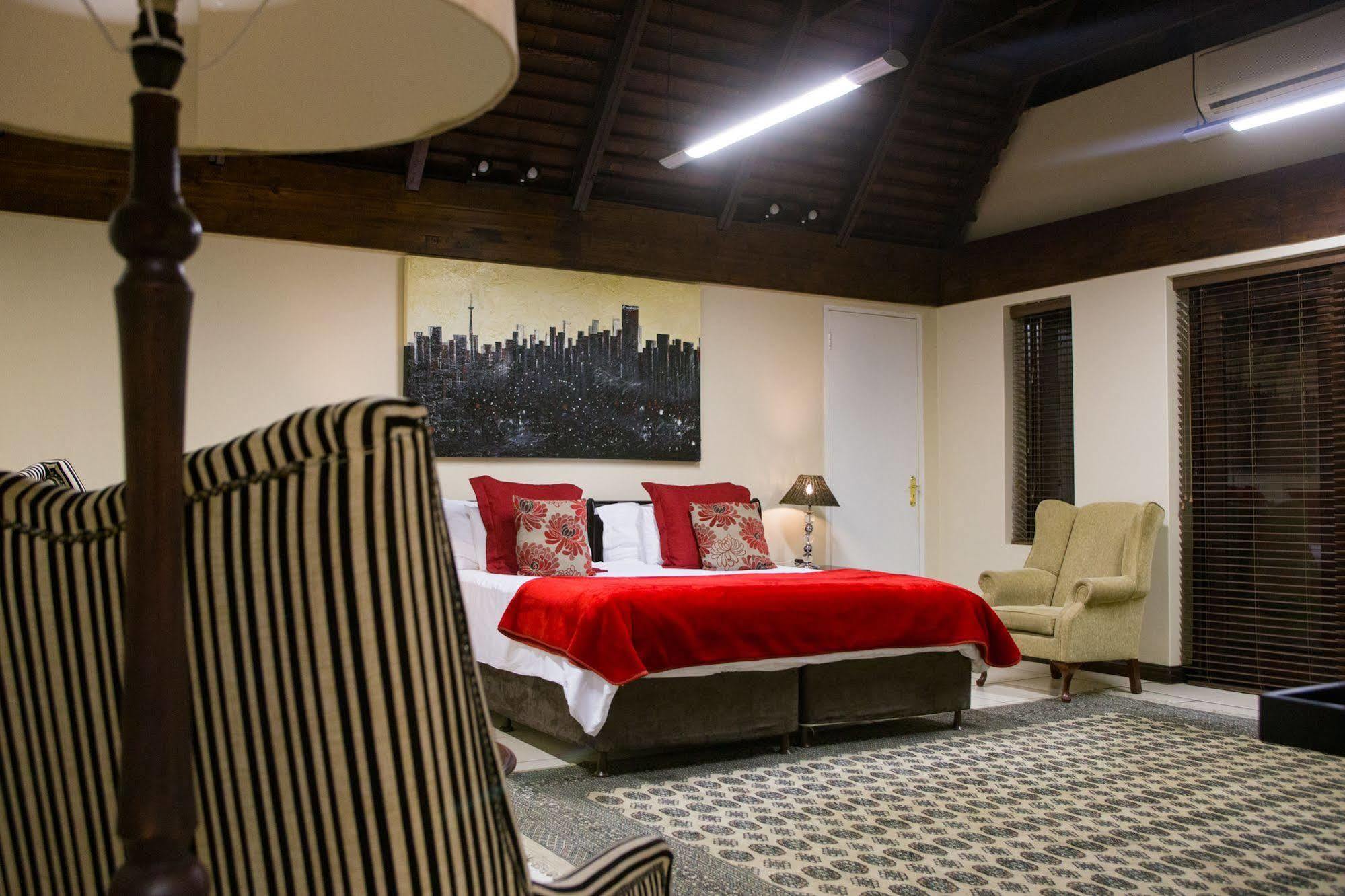 No66 Sandton Lodge ヨハネスブルグ エクステリア 写真