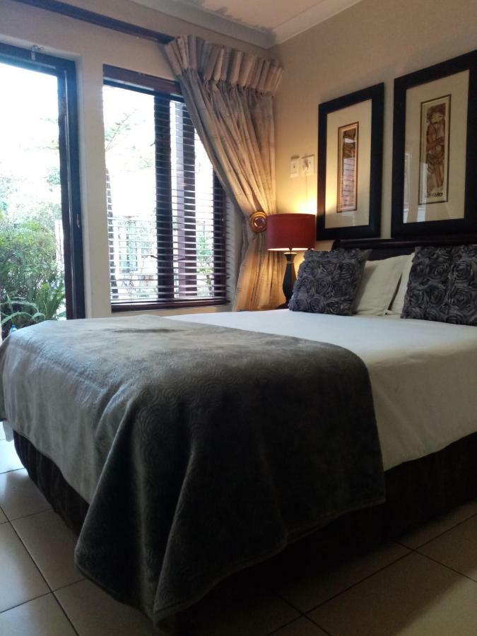 No66 Sandton Lodge ヨハネスブルグ エクステリア 写真
