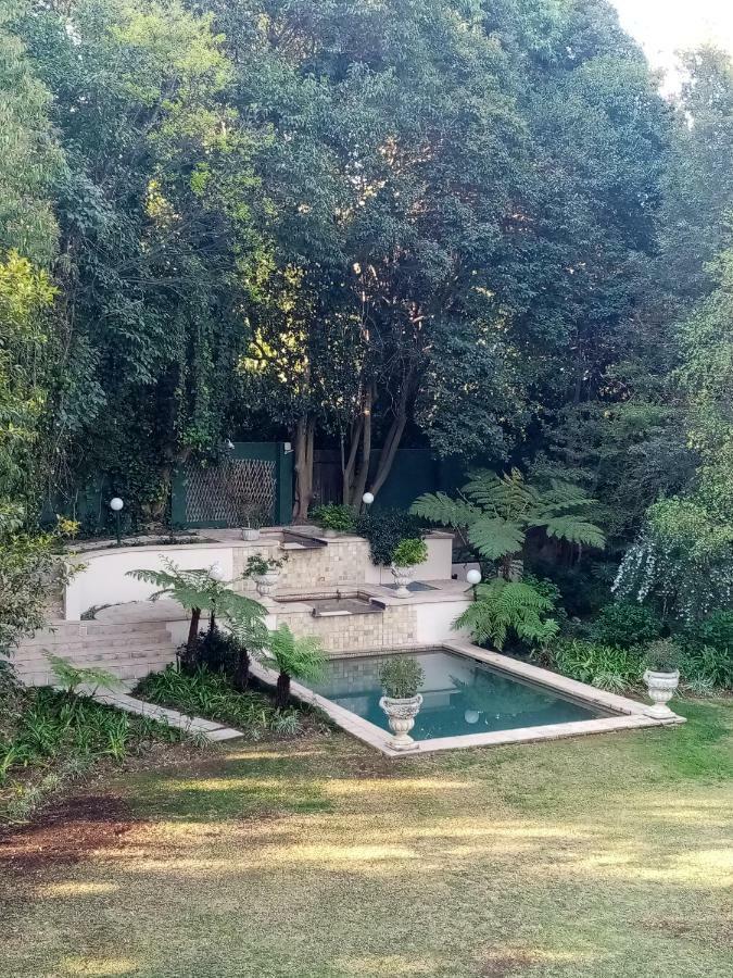 No66 Sandton Lodge ヨハネスブルグ エクステリア 写真